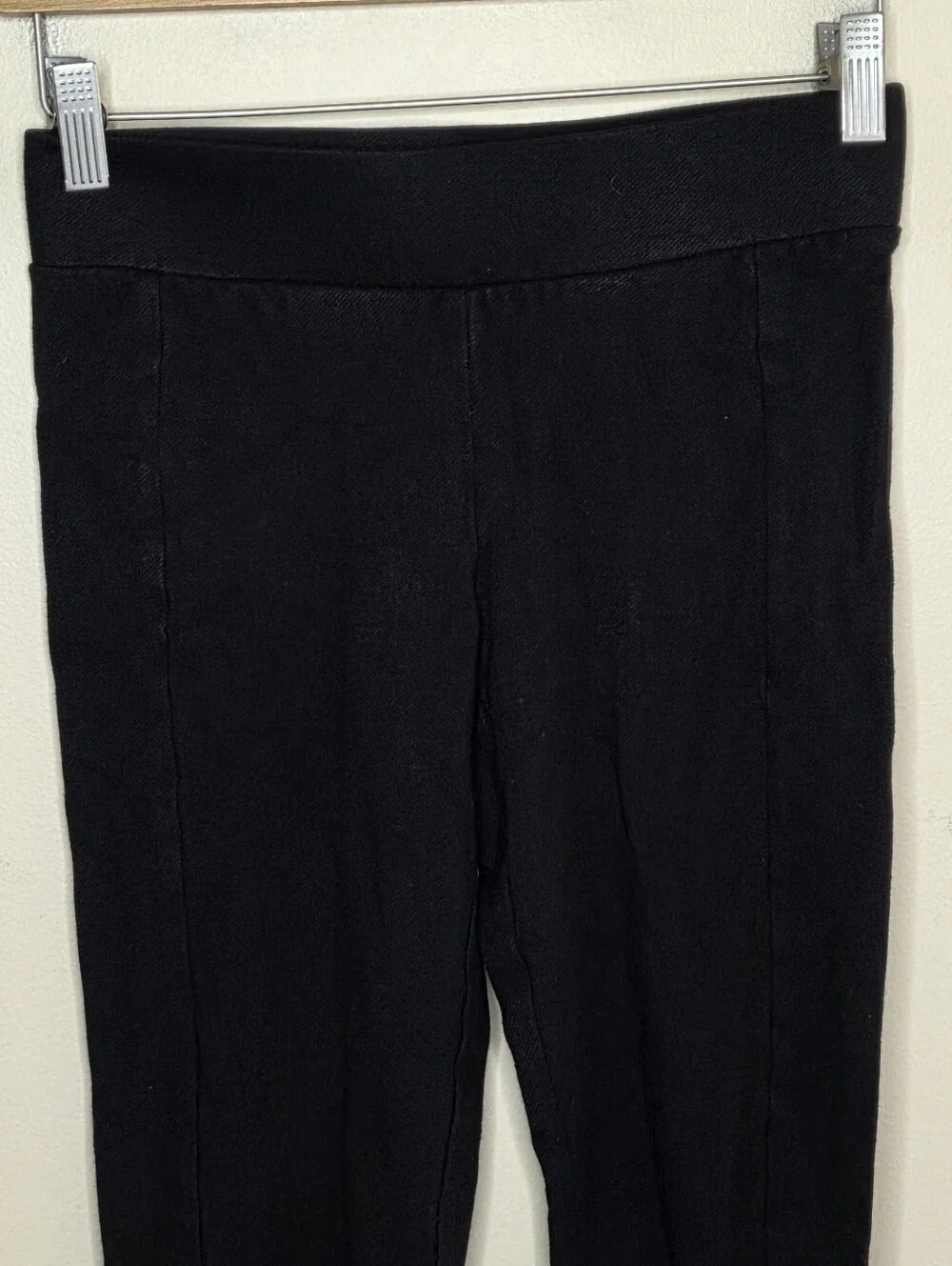 Cabi #3211 Black Sleek Ponte Legging Seaming Details Size XS Classic Basic